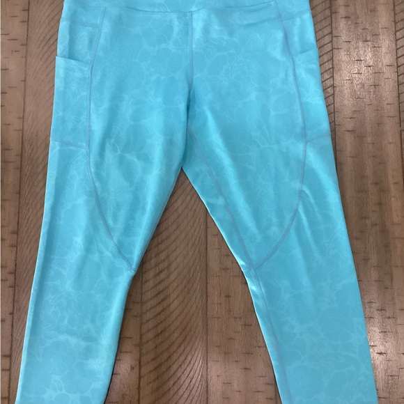 Zyia Soft N Snug Turquoise capris leggings with pockets. Size 12. - Picture 2 of 3